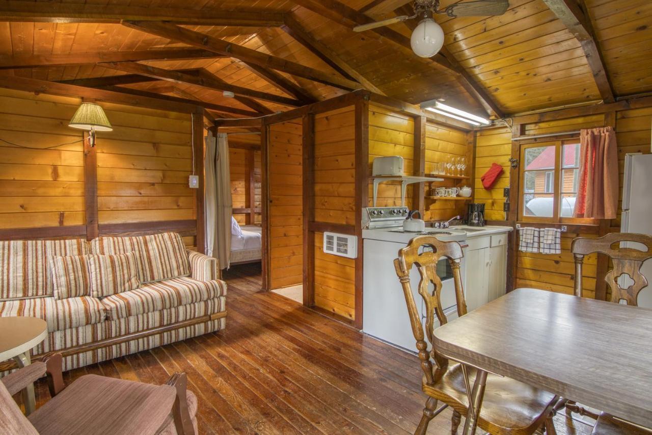 Timbers Resort Fairmont Hot Springs Bagian luar foto